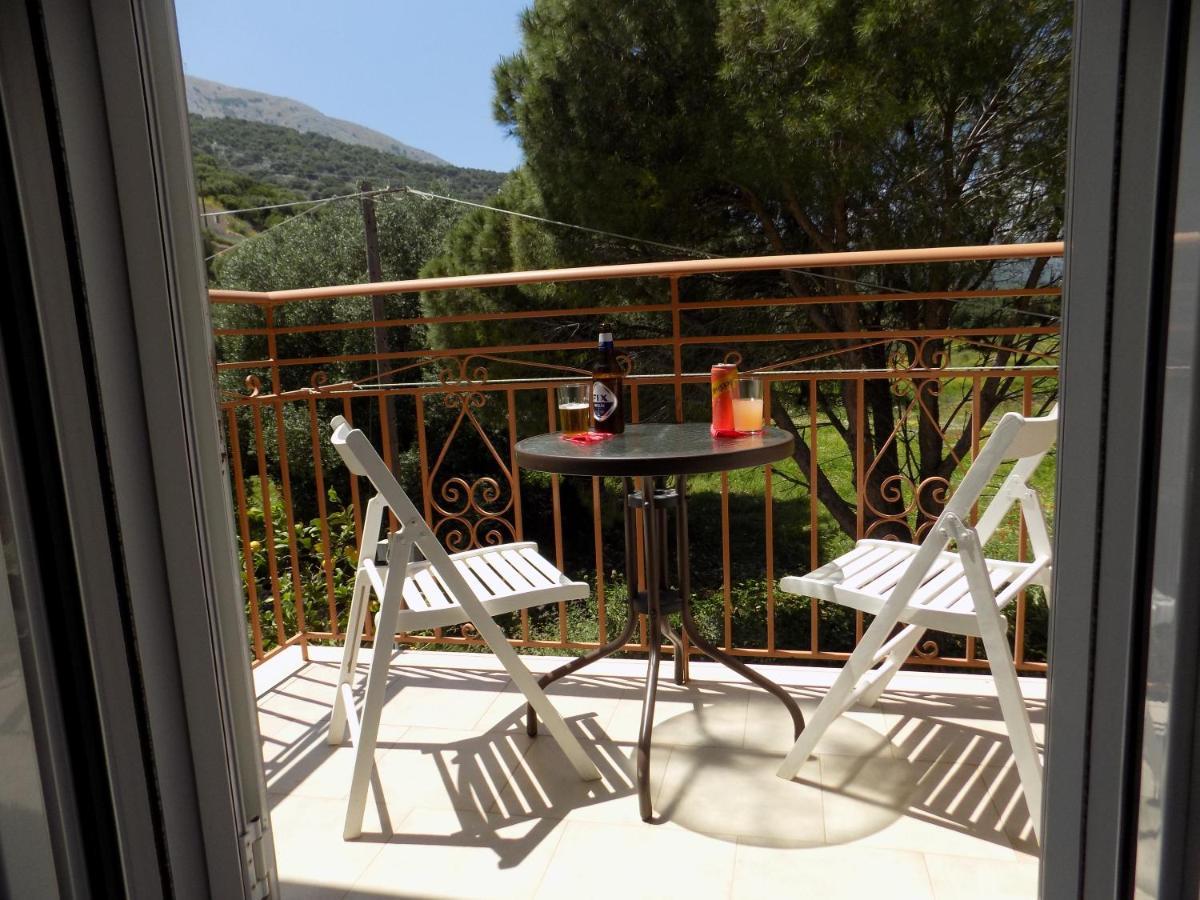 Afrodite Spacious Apartments! Agia Efimia Eksteriør billede