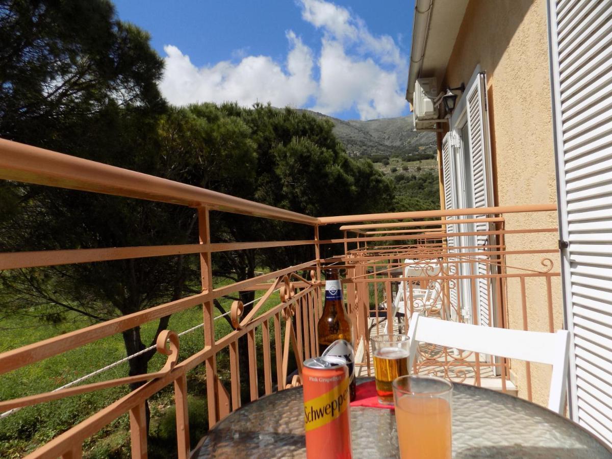 Afrodite Spacious Apartments! Agia Efimia Eksteriør billede