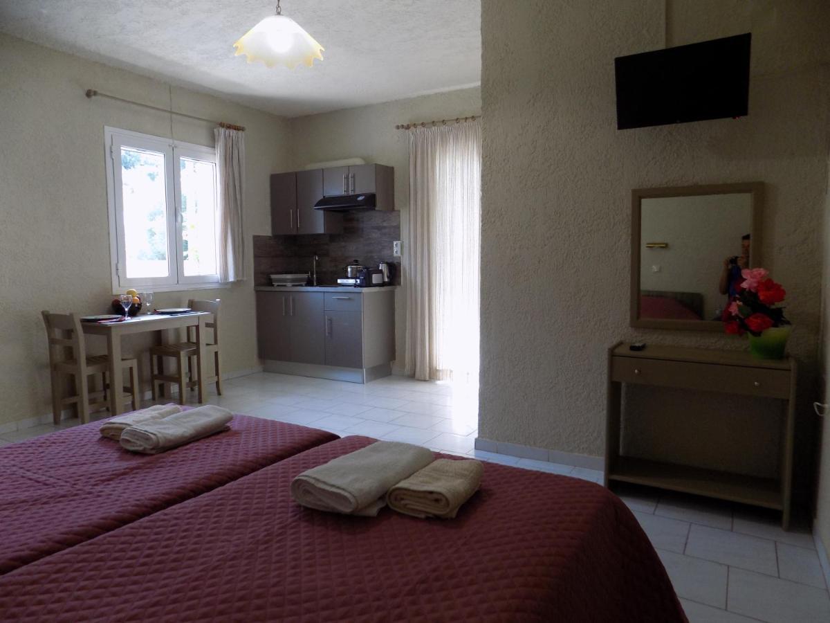 Afrodite Spacious Apartments! Agia Efimia Eksteriør billede