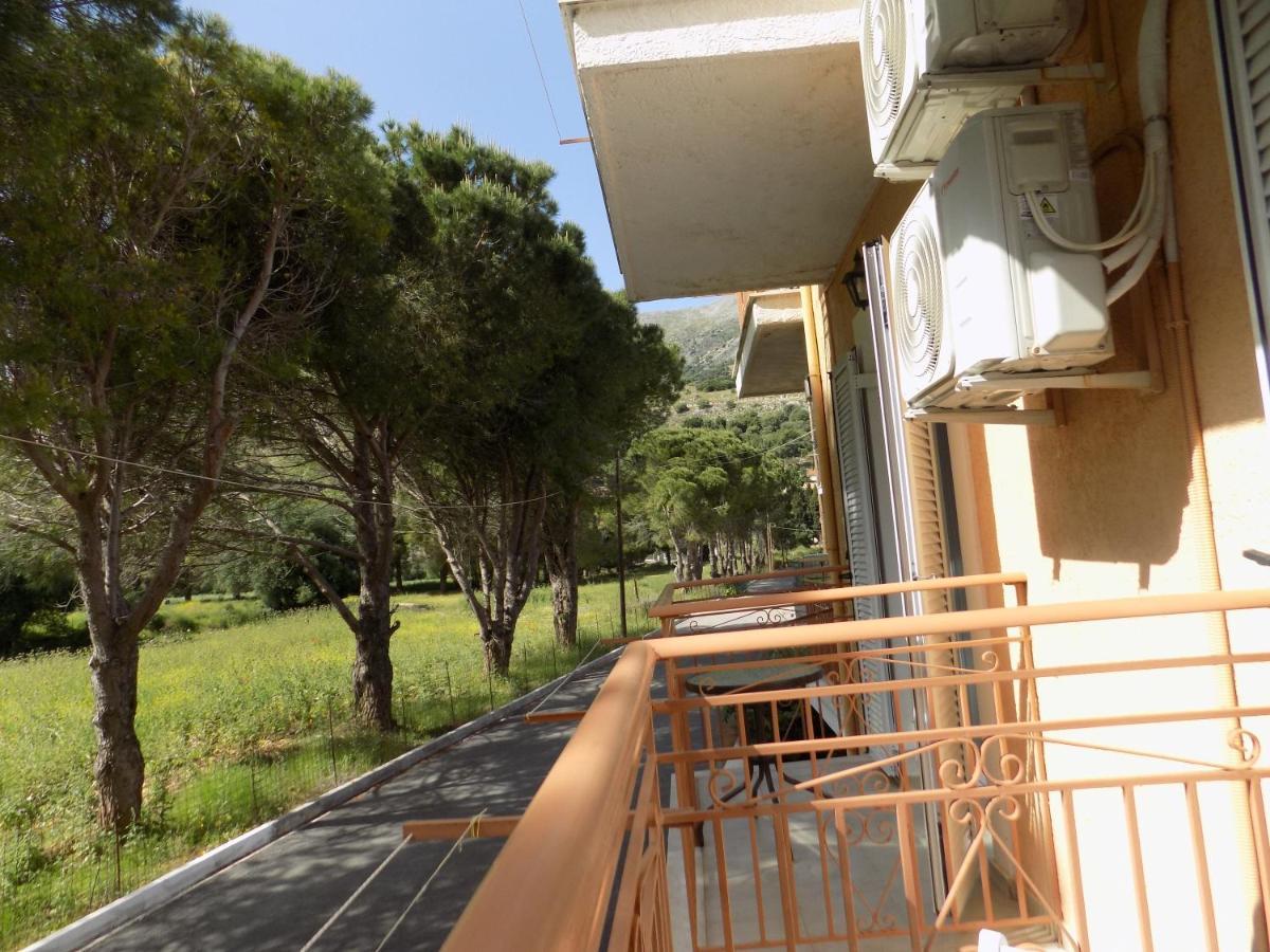Afrodite Spacious Apartments! Agia Efimia Eksteriør billede