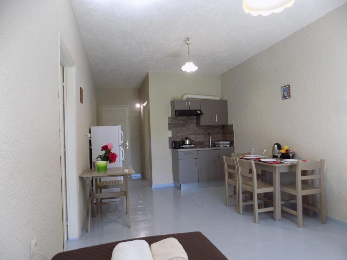 Afrodite Spacious Apartments! Agia Efimia Eksteriør billede